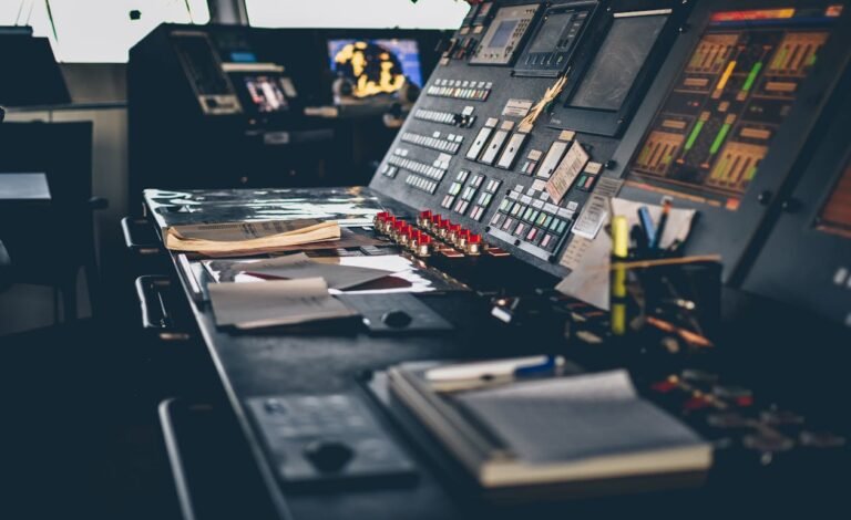 Painel de controle de automação de fluxos de aprovação com n8n mostrando dashboard moderno