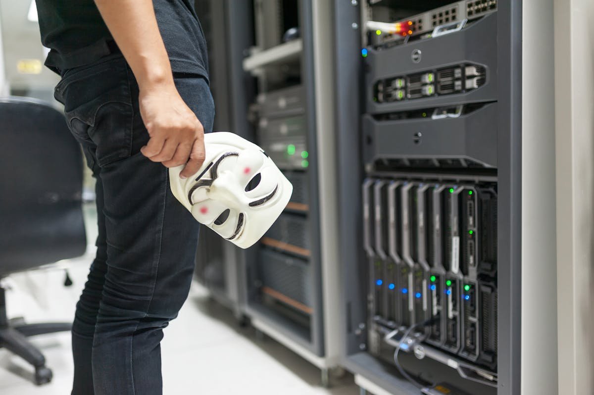 Honeypot SSH com Docker - segurança cibernética e monitoramento de invasores em servidores