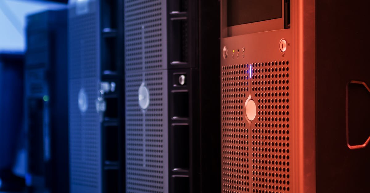 Servidor caseiro self-hosted rodando Grafana para monitoramento de métricas pessoais