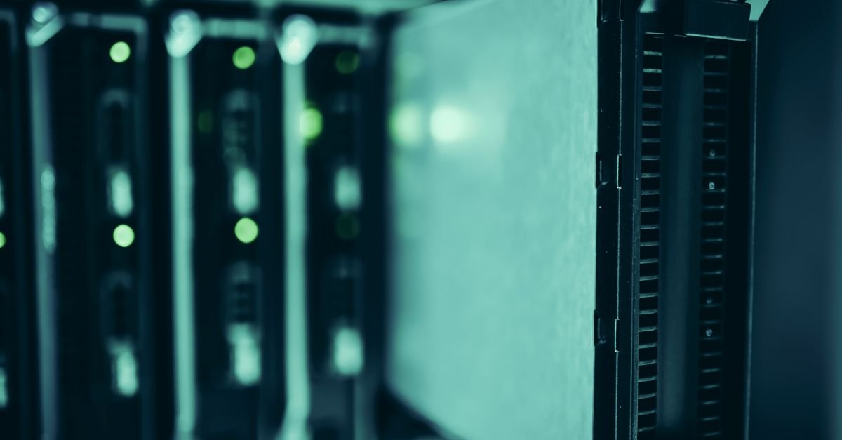 Infraestrutura de servidor seguro para webhook handler com autenticação HMAC em Python