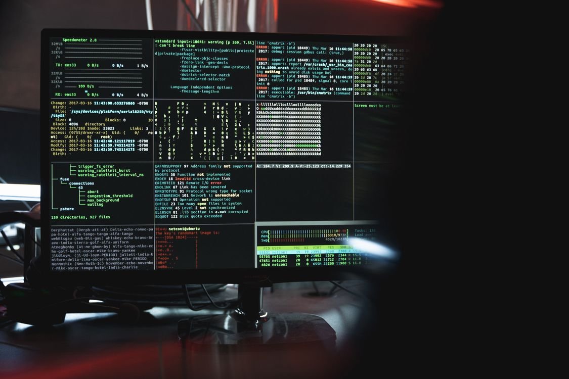 Log sampling inteligente em Python: analise de logs e debugging no terminal