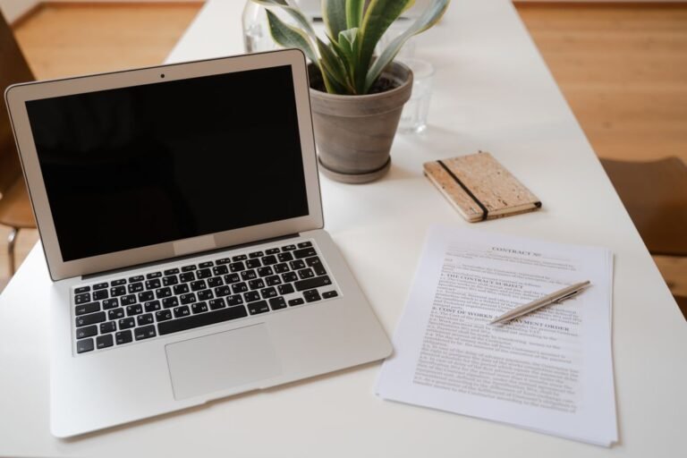 Você Perde Horas Lendo PDFs e Contratos? A IA Pode Resumir Tudo em 2 Minutos (E Te Dizer O Que Importa)