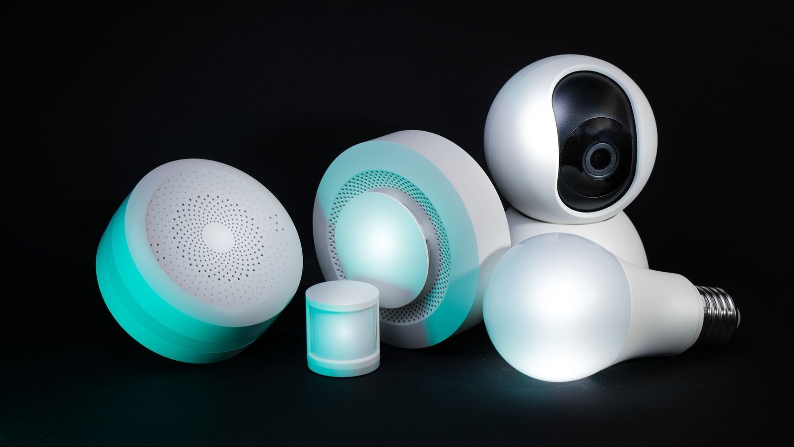 Dispositivos smart home: sensores, câmeras e lâmpadas inteligentes