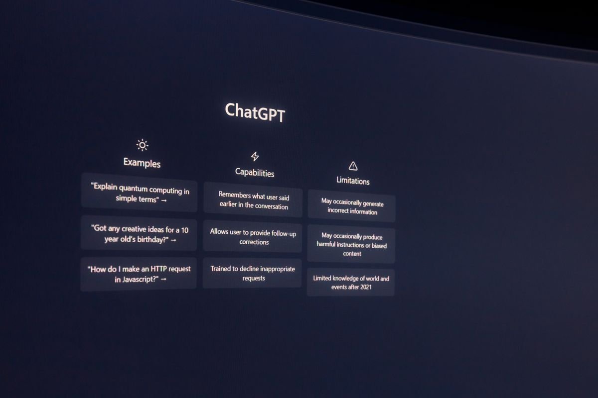 Interface de chat de inteligência artificial em tela de computador